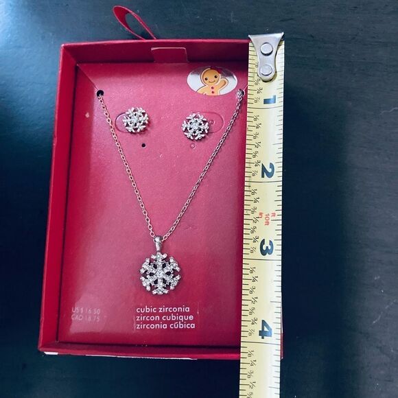 Snowflake CZ Necklace & Earring Christmas Gift Set - Picture 3 of 6